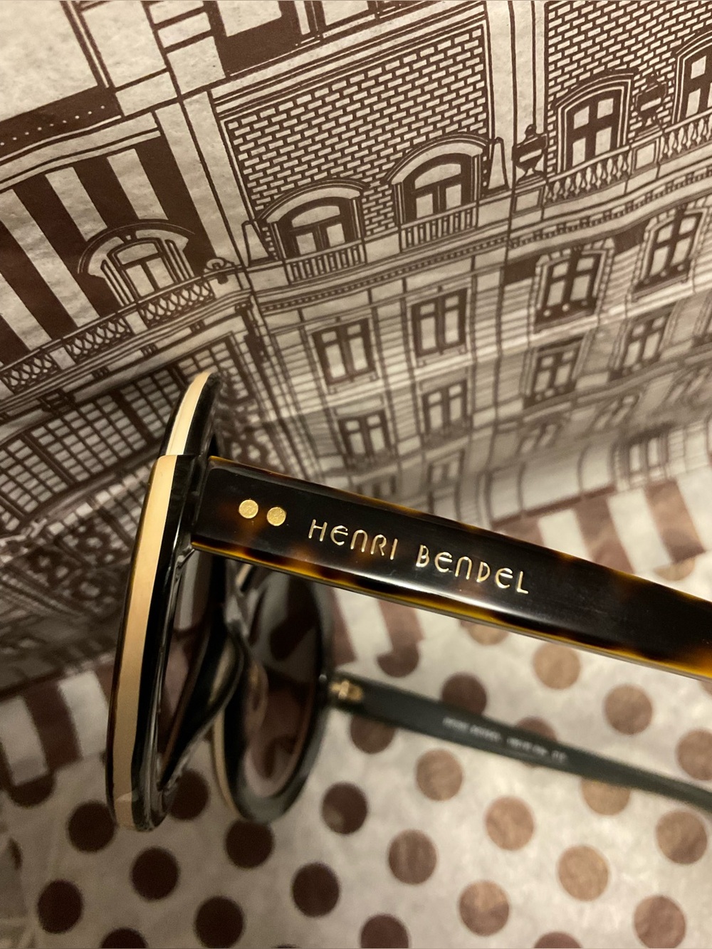 Henri Bendel Edie Sunglasses HB5195 Round Mod Tortoise with Case & Bag - Picture 11 of 16